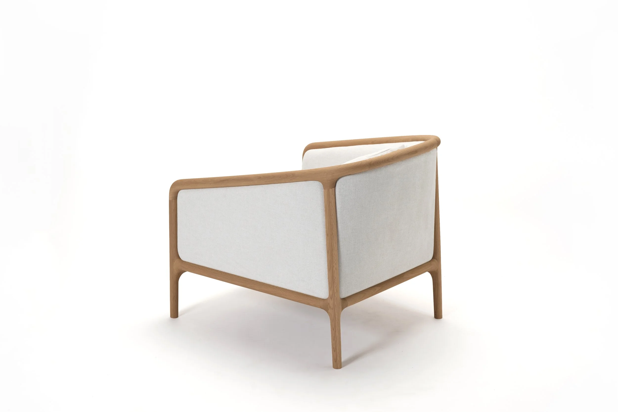 The NF-LC01 lounge chair by Norman Foster for Karimoku Case